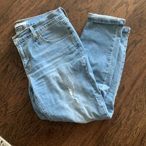 LEVI women’s boyfriend jeans